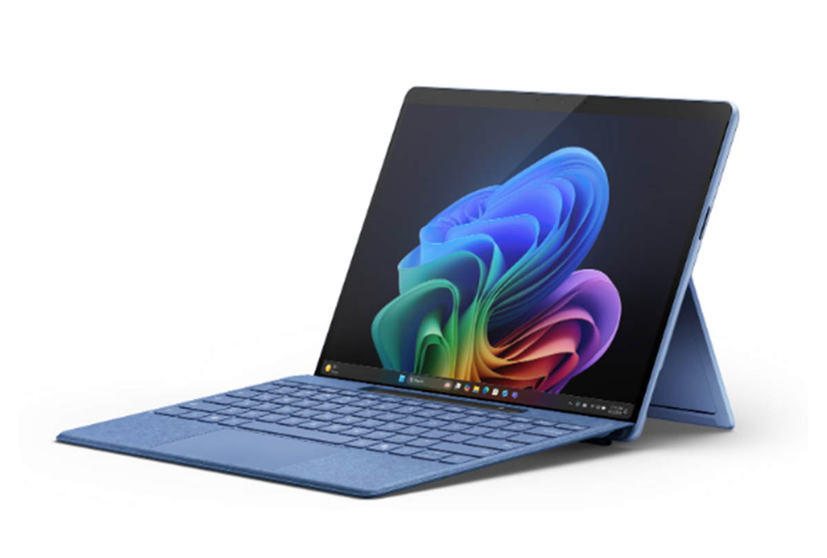 Microsoft Surface Pro 11 Copilot+ PC Tablet – 13" PixelSense Flow Display, Intel Core Ultra 7 266V, 16GB RAM, 256GB SSD, Intel Arc Graphics, Windows 11 Pro, Black.